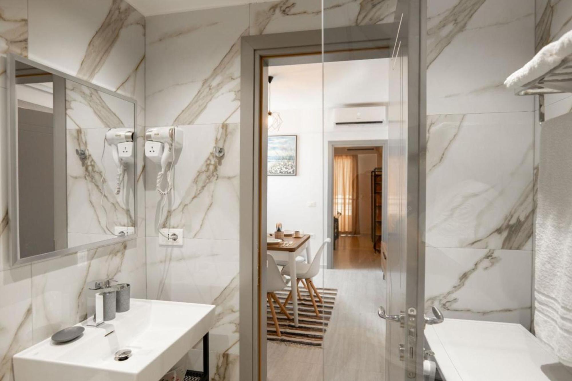 Aleksandra Apartments ซารานเดอ ภายนอก รูปภาพ