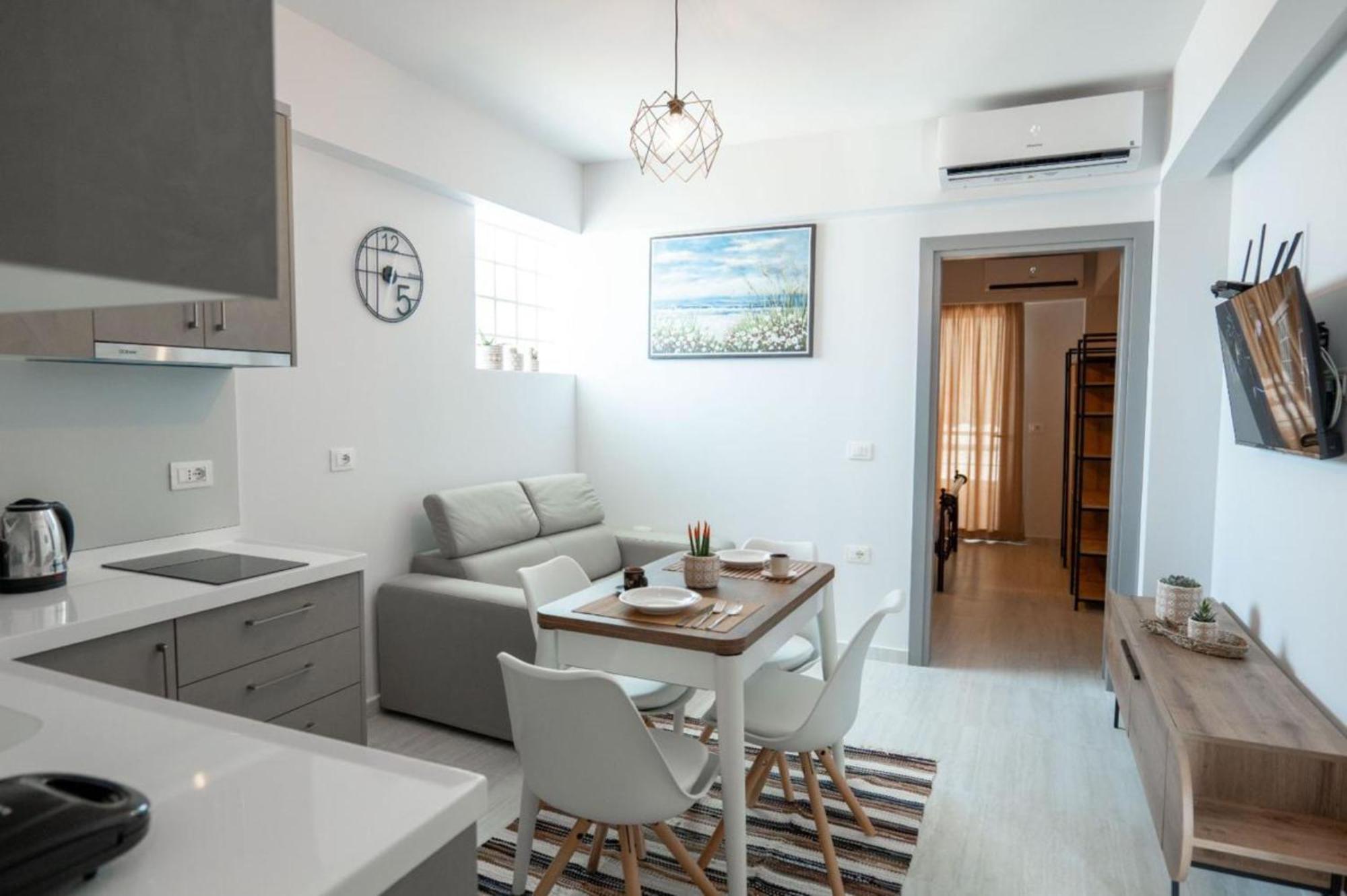Aleksandra Apartments ซารานเดอ ภายนอก รูปภาพ